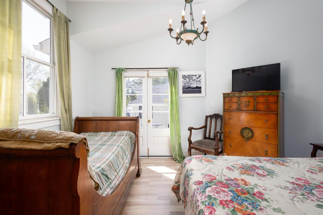 The Old Bank House Hotel Niagara-on-the-Lake Екстериор снимка
