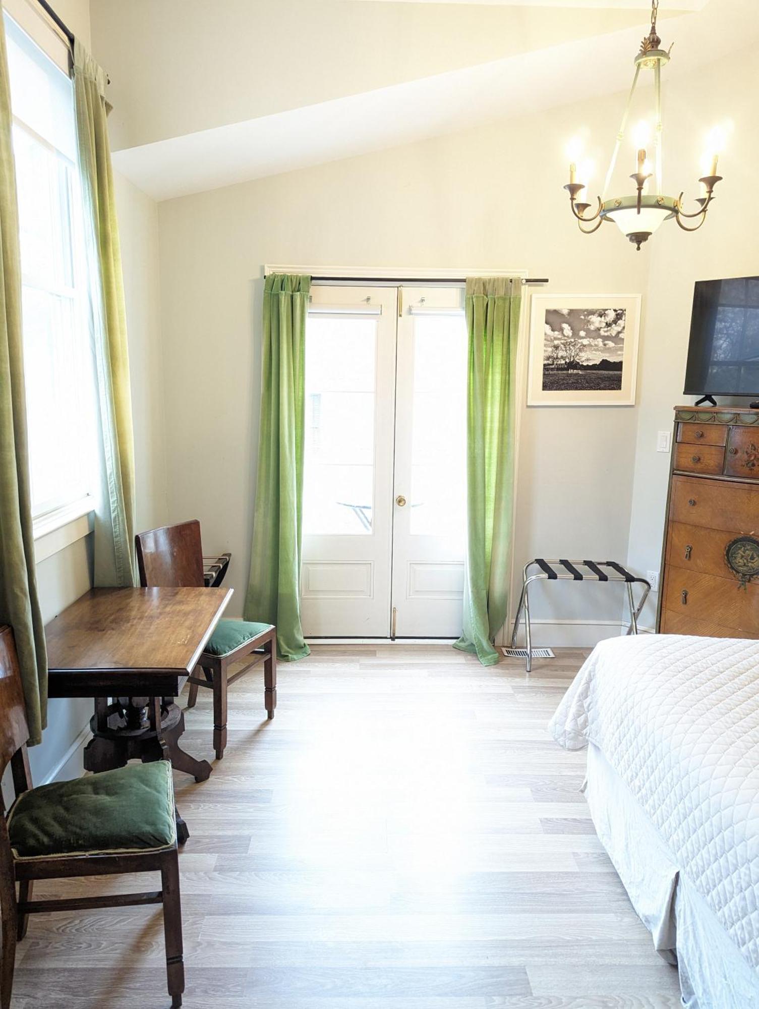 The Old Bank House Hotel Niagara-on-the-Lake Екстериор снимка