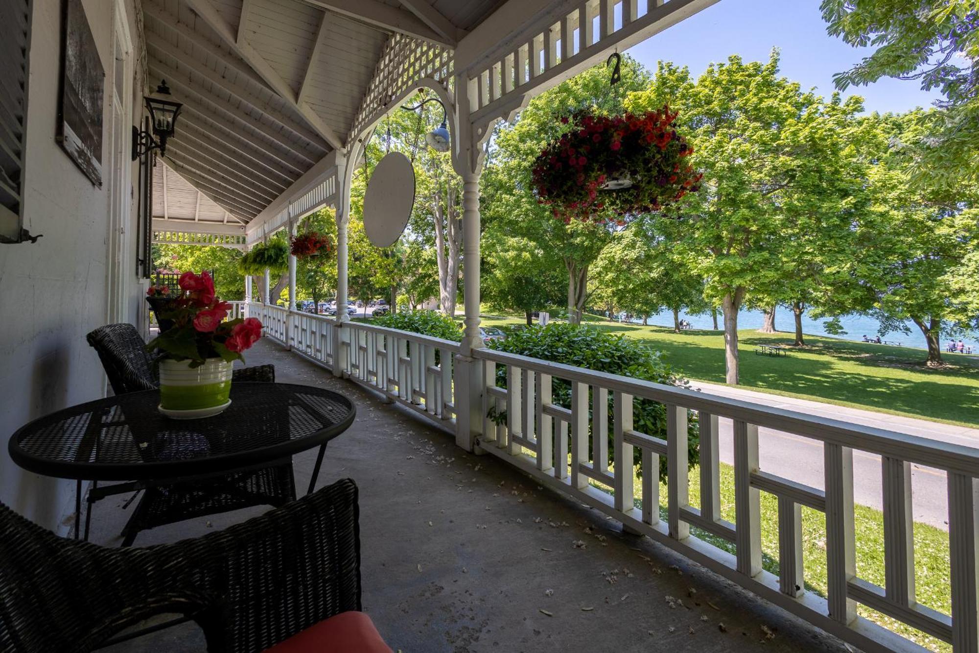 The Old Bank House Hotel Niagara-on-the-Lake Екстериор снимка