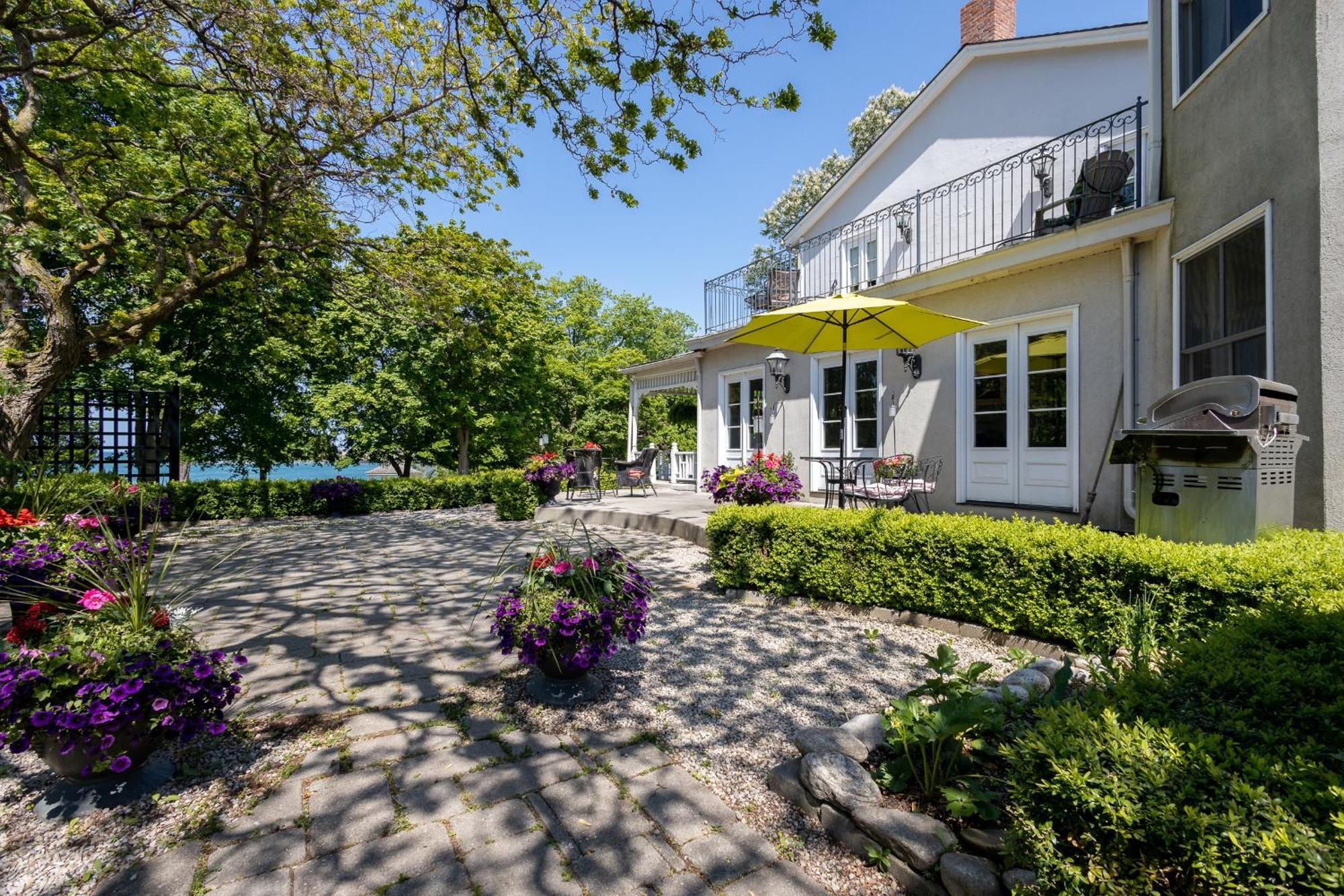 The Old Bank House Hotel Niagara-on-the-Lake Екстериор снимка