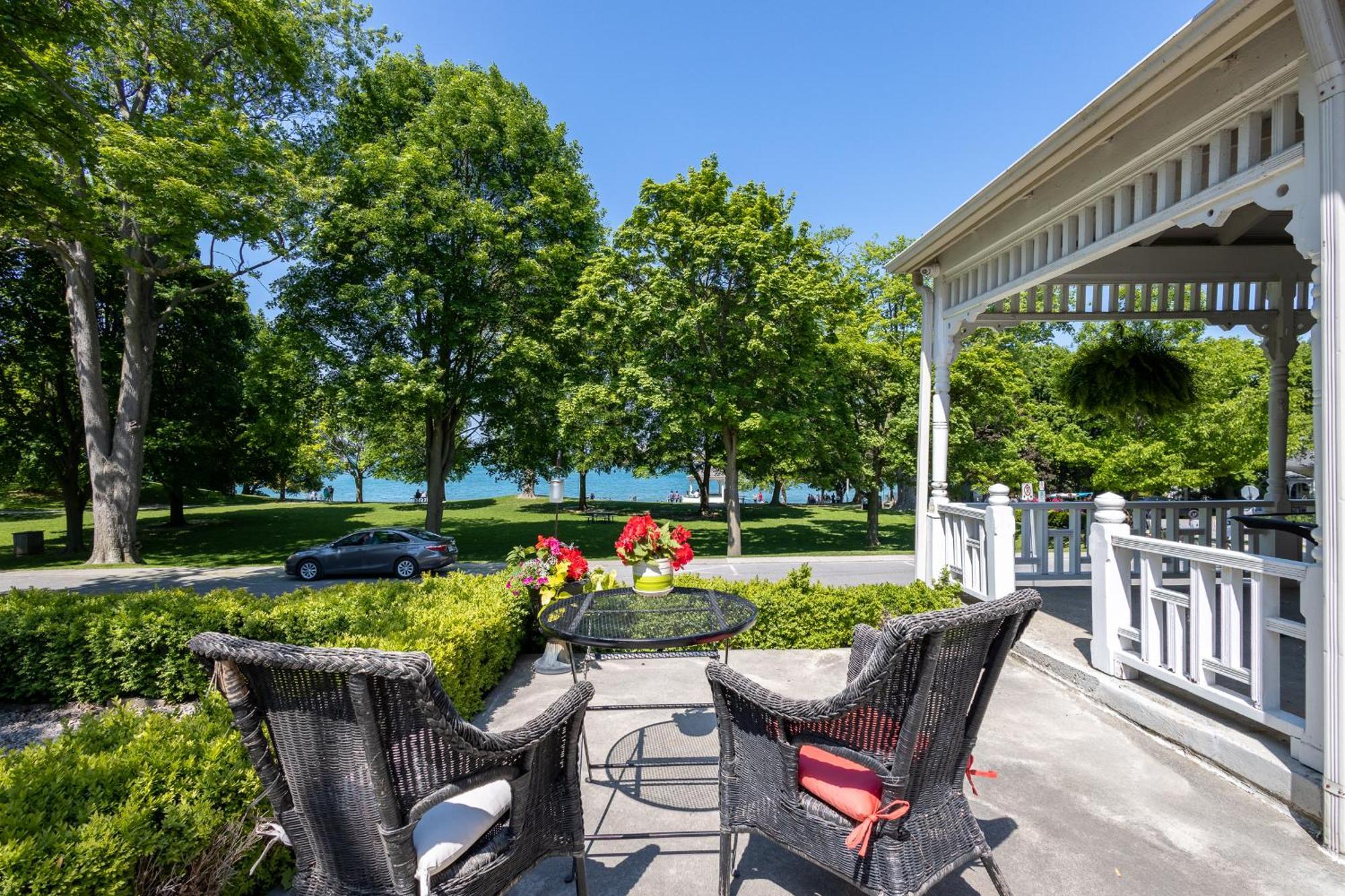 The Old Bank House Hotel Niagara-on-the-Lake Екстериор снимка