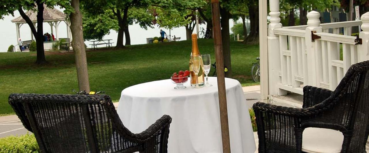 The Old Bank House Hotel Niagara-on-the-Lake Екстериор снимка